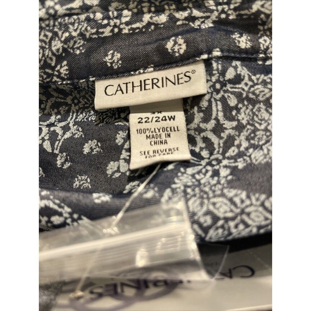 Catherine's Women's 2X 22/24 Bandana Print Long Sleeve Button Up Blue NWT - Picture 4 of 4